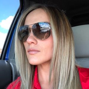 Meet your Posher, Macarena